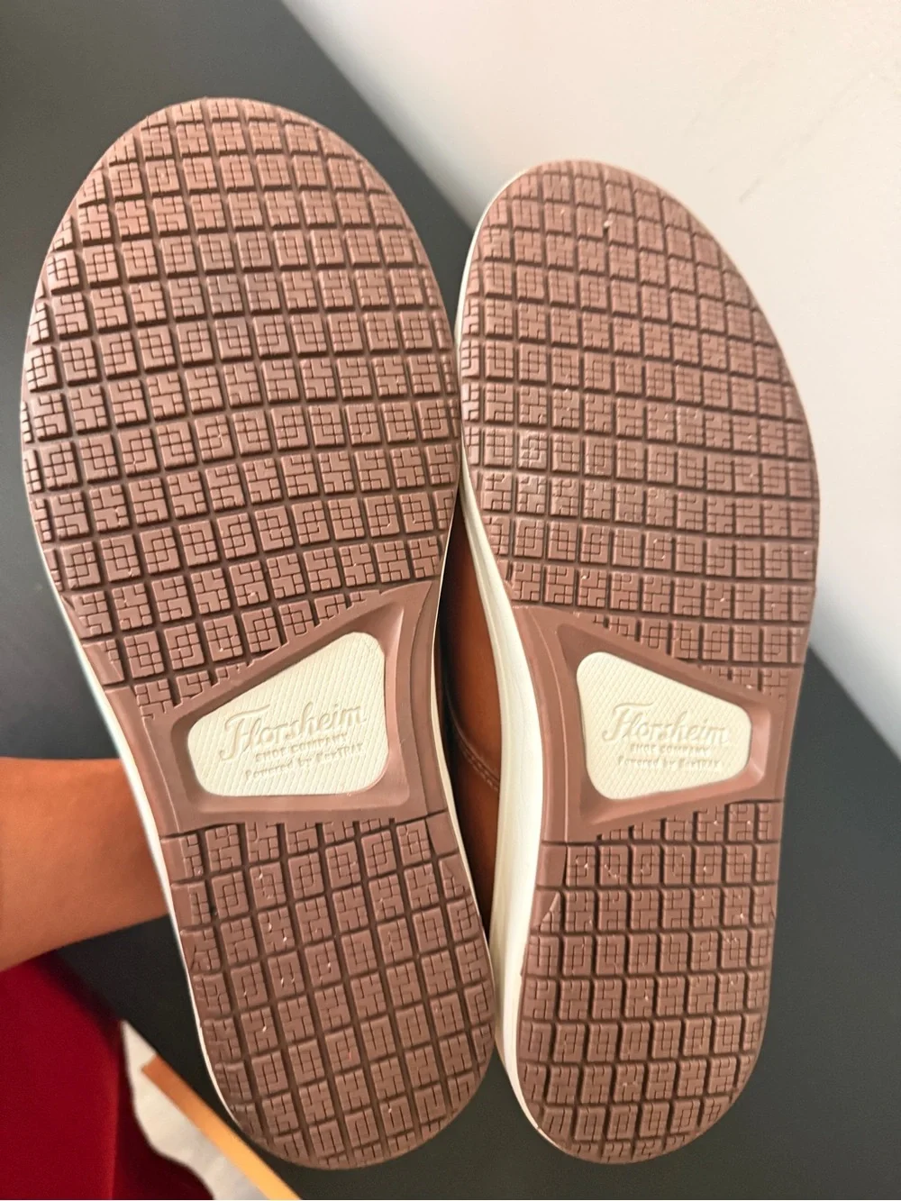 Flojos sleek chestnut